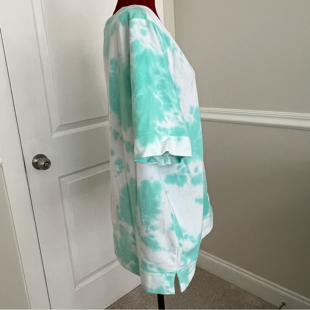 Kim Gravel tie dye elbow sleeve sweatshirt💚🤍🩵 - Picture 3 of 8